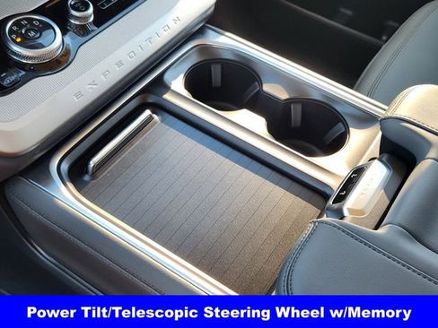 New 2026 Ford Expedition Active image 19