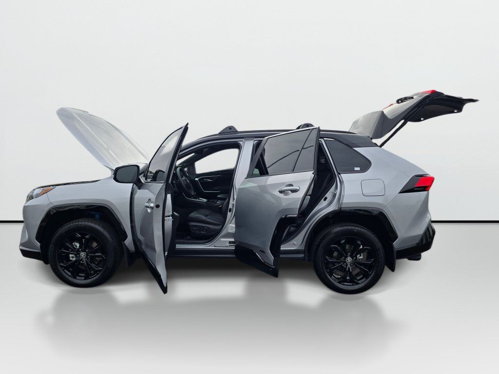Used 2025 Toyota RAV4 XSE w/ Advanced Technology Package AWD/4WD image 10