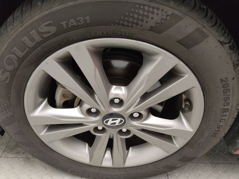 Used 2017 Hyundai Elantra SE FWD image 31