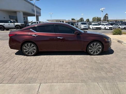 Used 2023 Nissan Altima 2.5 SL FWD image 2