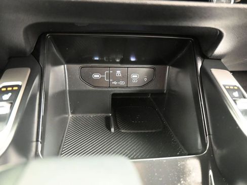 Used 2025 Kia Sorento S FWD image 26