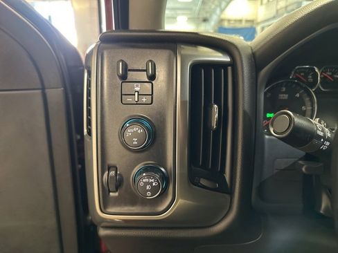 Used 2018 Chevrolet Silverado 1500 LT w/ Max Trailering Package image 18