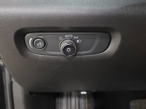 Used 2023 Chevrolet Traverse LT AWD/4WD image 26