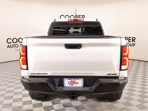 Used 2023 Chevrolet Colorado ZR2 w/ ZR2 Convenience Package III image 21