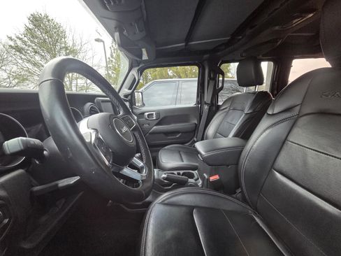 Used 2023 Jeep Wrangler Sahara w/ Cold Weather Group image 6