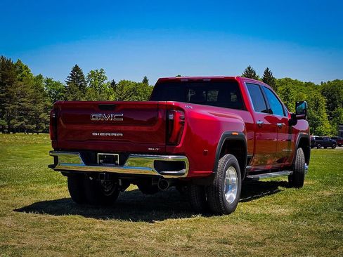 New 2026 GMC Sierra 3500 SLT w/ SLT Premium Package AWD/4WD image 3