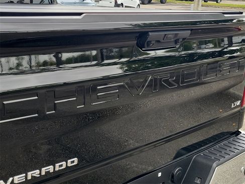 Used 2024 Chevrolet Silverado 1500 LTZ image 5