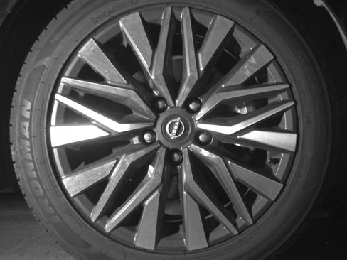 Used 2025 Nissan Altima 2.5 SV FWD image 13