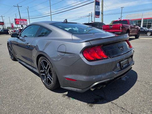 Used 2021 Ford Mustang GT RWD image 7