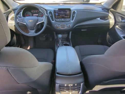Used 2025 Chevrolet Malibu LT image 14