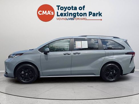 Used 2026 Toyota Sienna XLE Woodland Edition AWD/4WD image 2