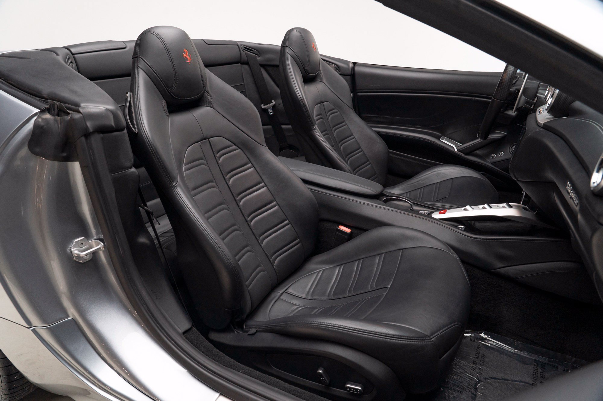 Used 2016 Ferrari California T RWD image 44