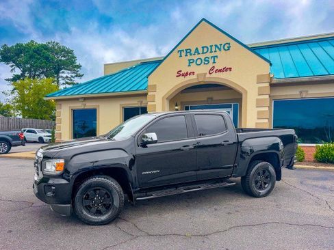 Used 2020 GMC Canyon 2WD Crew Cab w/ Convenience Package image 3