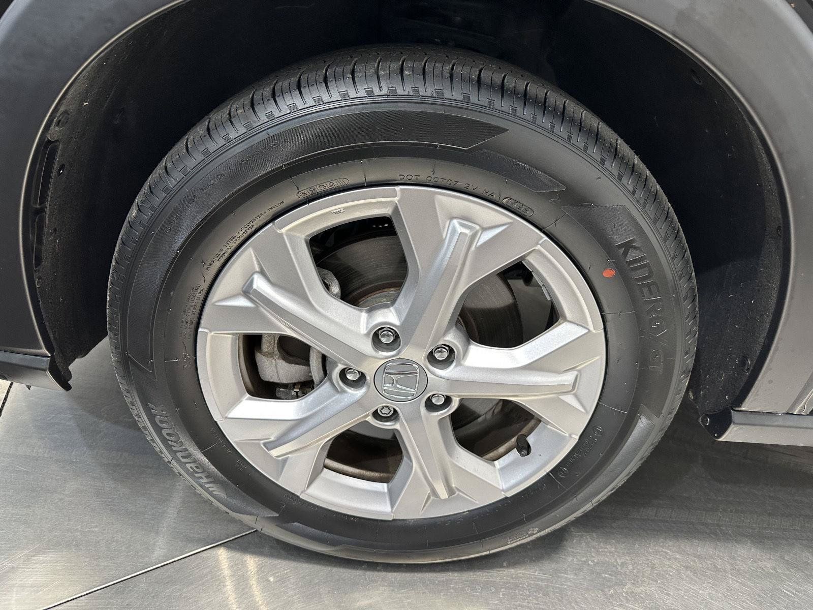 Certified 2025 Honda HR-V LX image 8
