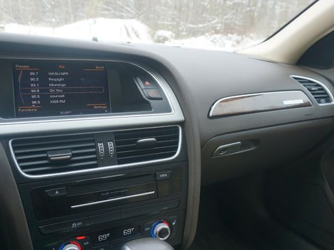 Used 2015 Audi A4 2.0T Premium w/ Audi MMI Navigation image 15