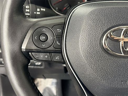 Certified 2020 Toyota RAV4 XLE Premium image 17