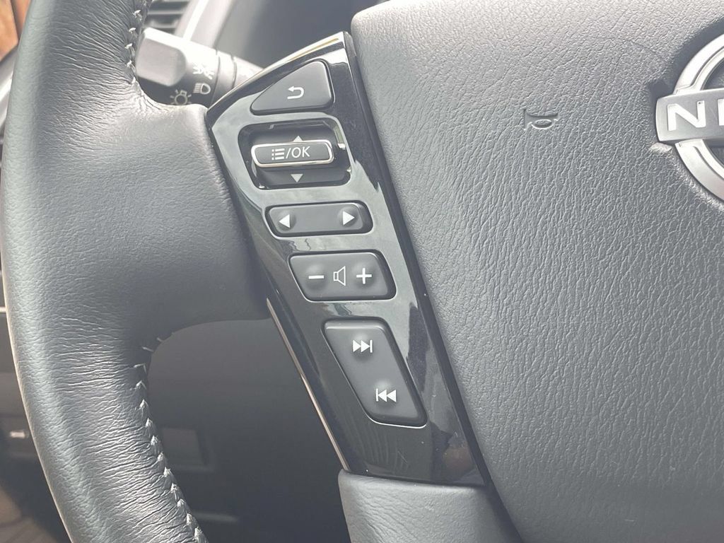 Used 2024 Nissan Armada SL w/ Captain's Chairs Package RWD image 30
