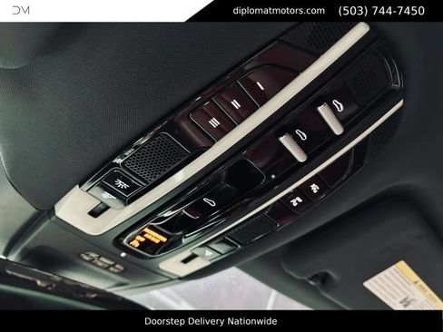 Used 2018 Porsche Panamera 4S AWD/4WD image 35