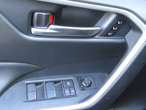 Used 2025 Toyota RAV4 XLE Premium w/ Weather Package AWD/4WD image 35