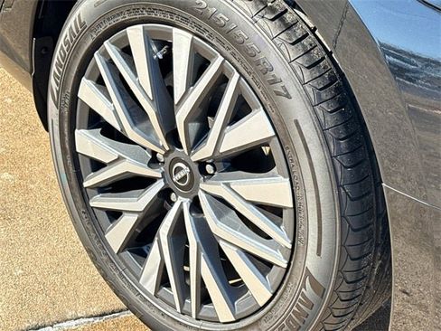 Certified 2024 Nissan Altima 2.5 SV image 11