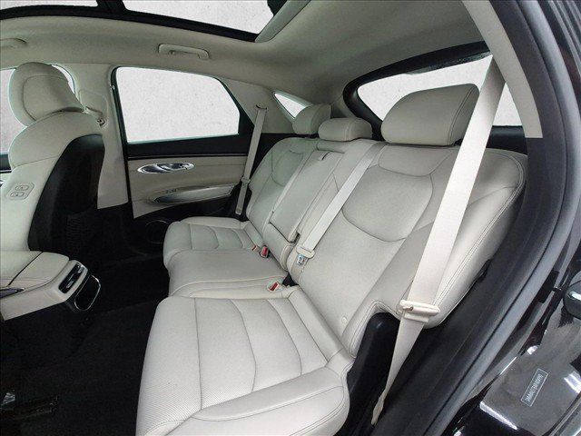 Used 2024 Genesis GV70 2.5T w/ Select Package AWD/4WD image 22