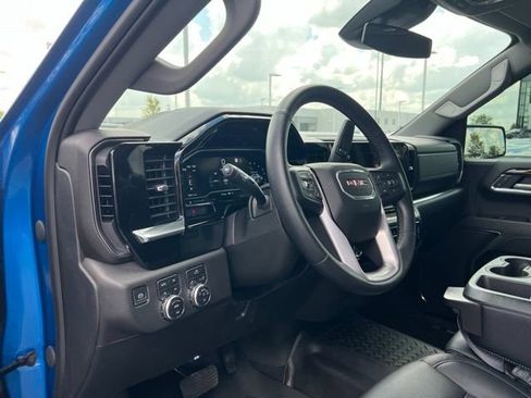 Used 2023 GMC Sierra 1500 Elevation w/ X31 Off-Road Package AWD/4WD image 10