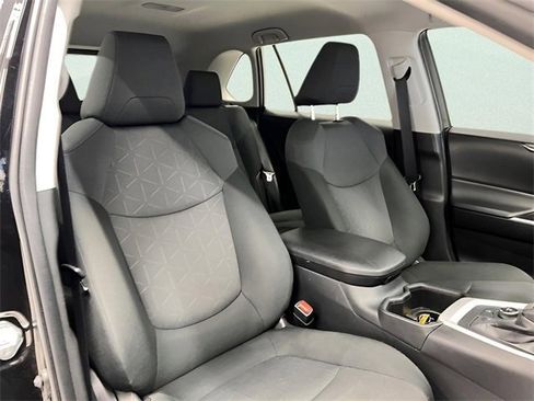 Used 2024 Toyota RAV4 LE image 10