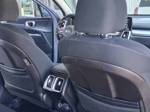 Used 2021 Kia Sorento LX AWD/4WD image 22