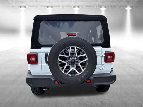 Used 2024 Jeep Wrangler Unlimited Sahara AWD/4WD image 6