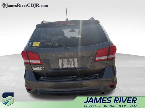 Used 2019 Dodge Journey SE w/ Premium Group FWD image 5
