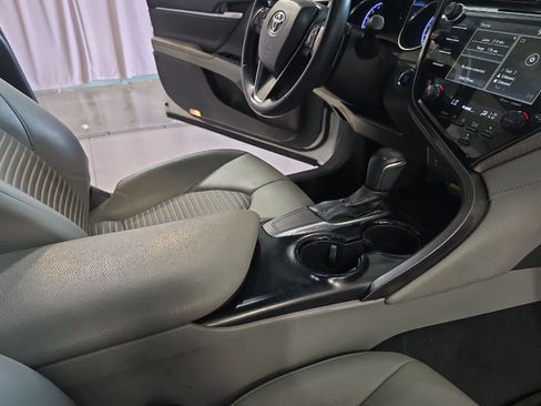 Used 2019 Toyota Camry SE w/ Audio Package FWD image 17
