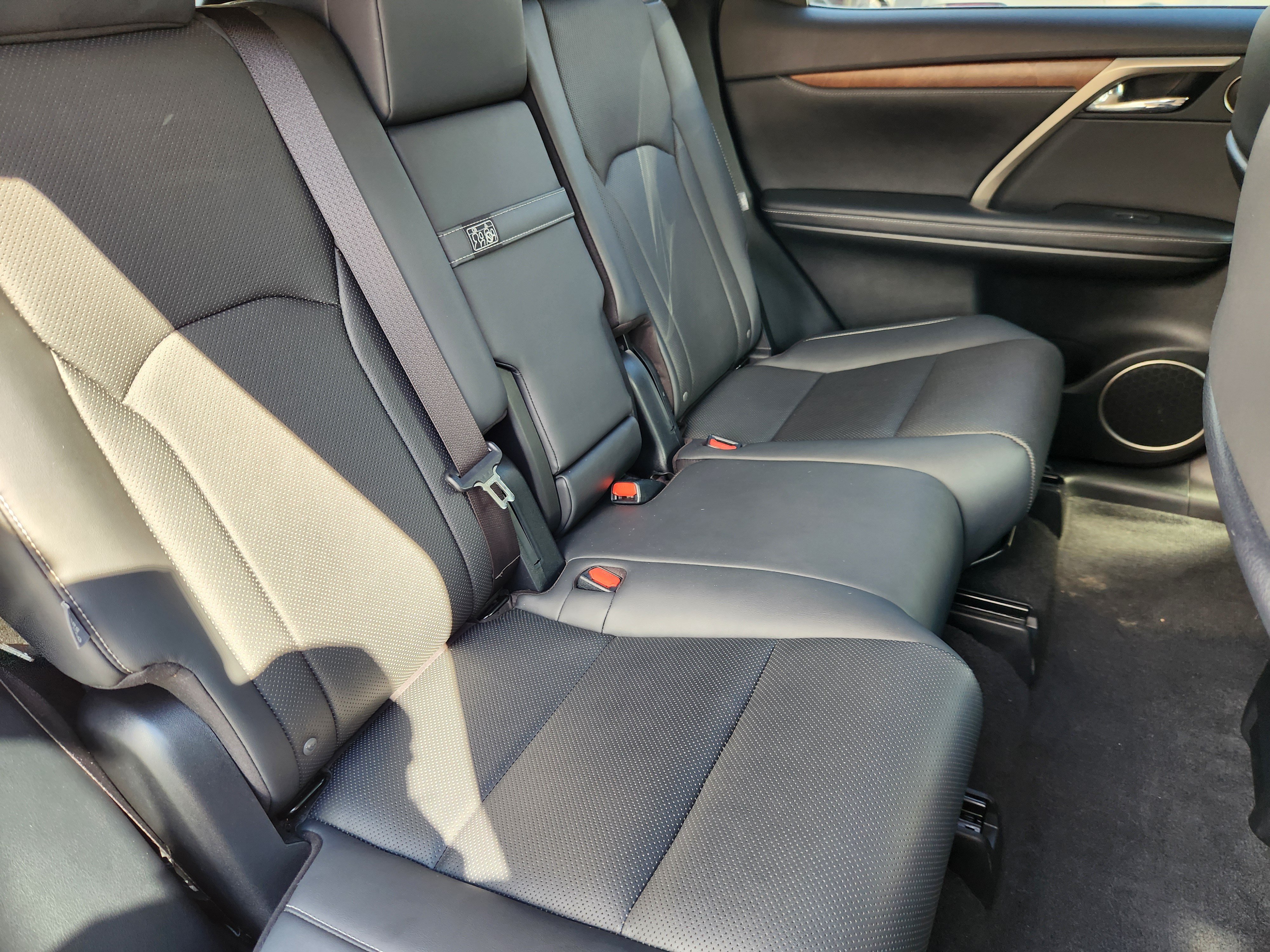 Used 2021 Lexus RX 350L Premium w/ Premium Package AWD/4WD image 18