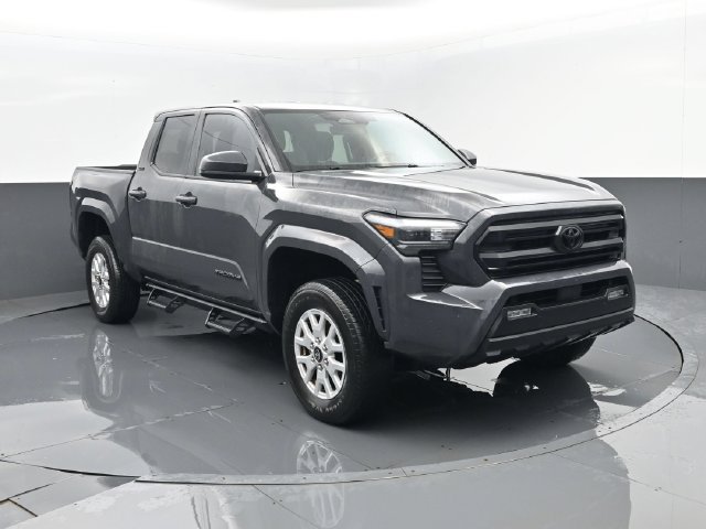 Used 2024 Toyota Tacoma SR5 w/ SR5 Upgrade Package AWD/4WD image 3