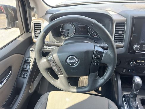 Used 2022 Nissan Frontier SV RWD image 14