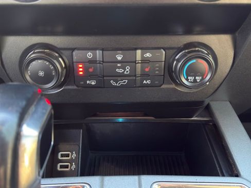 Used 2019 Ford F150 Raptor w/ Equipment Group 801A Mid image 14