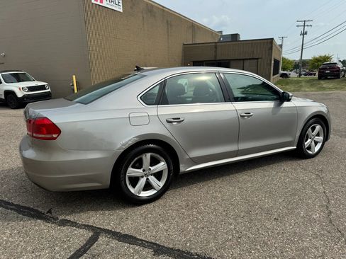 Used 2012 Volkswagen Passat 2.5 SE FWD image 10