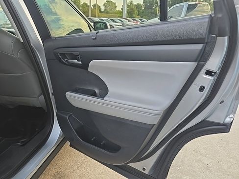 Used 2021 Toyota Highlander XLE image 85