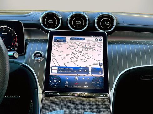 Used 2023 Mercedes-Benz GLC 300 image 12