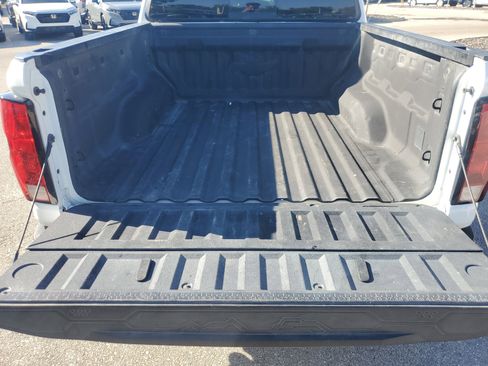 Used 2023 Chevrolet Colorado LT w/ LT Convenience Package II image 13