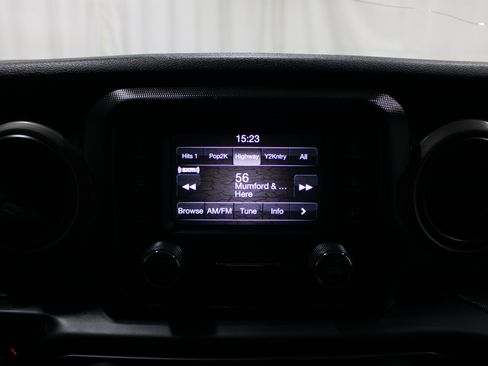 Used 2018 Jeep Wrangler Unlimited Sport AWD/4WD image 11