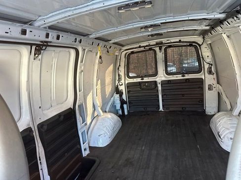 Used 2015 Chevrolet Express 3500 image 20