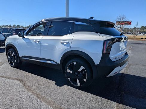 Used 2025 Nissan Kicks SR w/ Illumination Package image 7