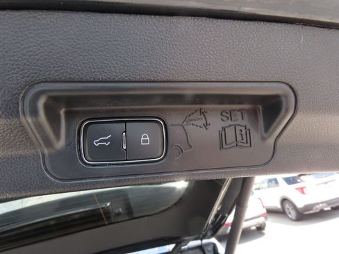 Used 2022 Ford Explorer ST-Line RWD image 15