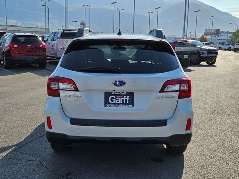 Used 2016 Subaru Outback 2.5i Limited AWD/4WD image 4