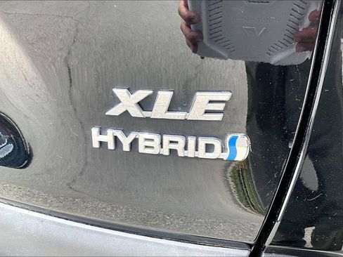 Used 2023 Toyota RAV4 XLE Premium AWD/4WD image 24