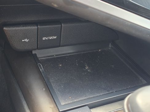 Used 2021 Toyota Camry SE w/ Convenience Package FWD image 20