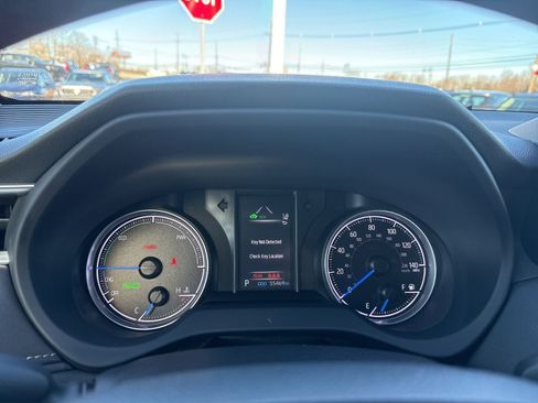 Used 2021 Toyota Venza LE image 23