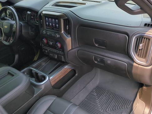 Used 2021 Chevrolet Silverado 1500 High Country w/ Technology Package AWD/4WD image 18
