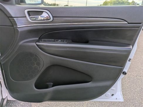 Used 2021 Jeep Grand Cherokee Limited image 36