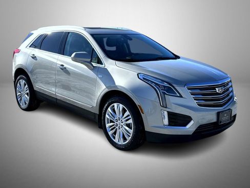 Used 2017 Cadillac XT5 Premium Luxury image 3